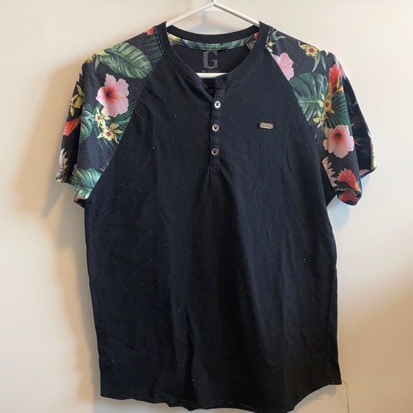 Button up black tee - Picture 1 of 2